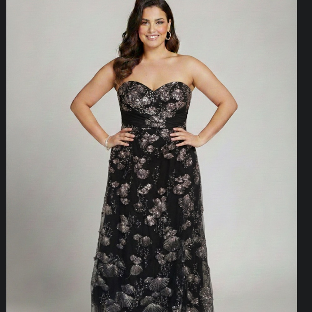 Ivonne D BY MON CHERI Black and Silver Gown 12